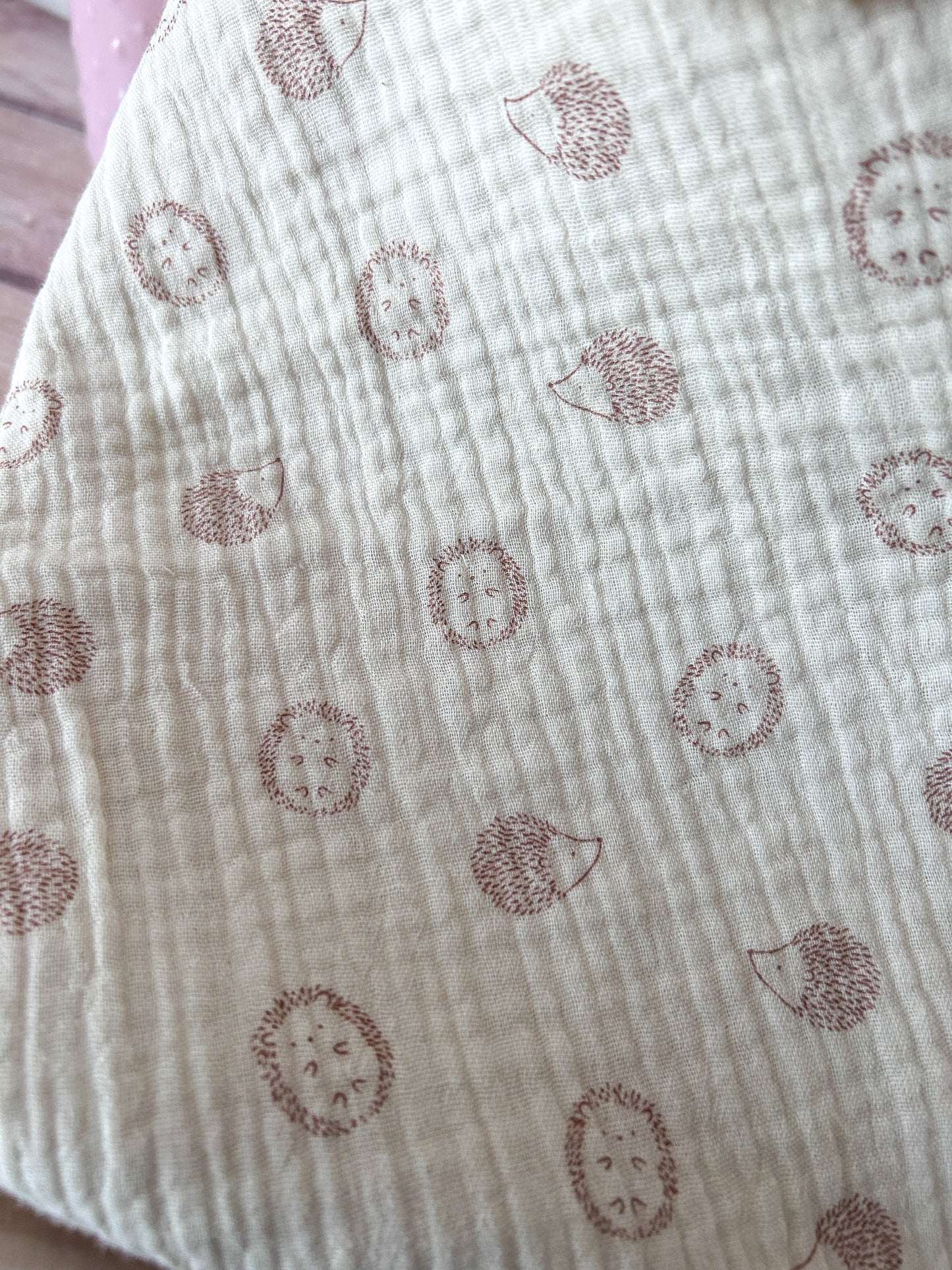 Tissu Double Gaze Hérissons – 100% Coton