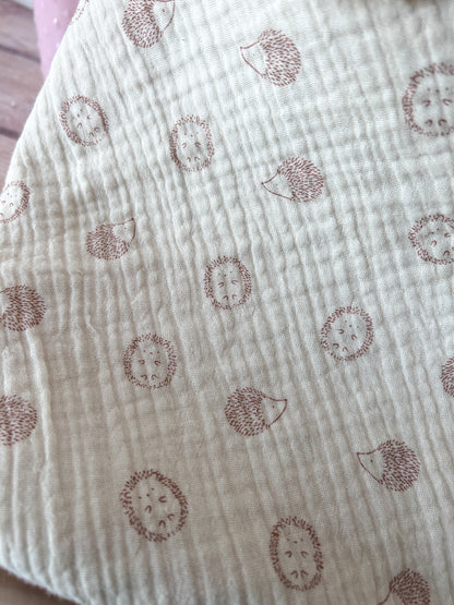 Tissu Double Gaze Hérissons – 100% Coton