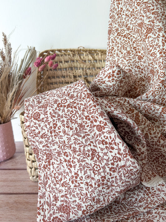 Tissu Double Gaze Fleurs Terracotta – 100% Coton